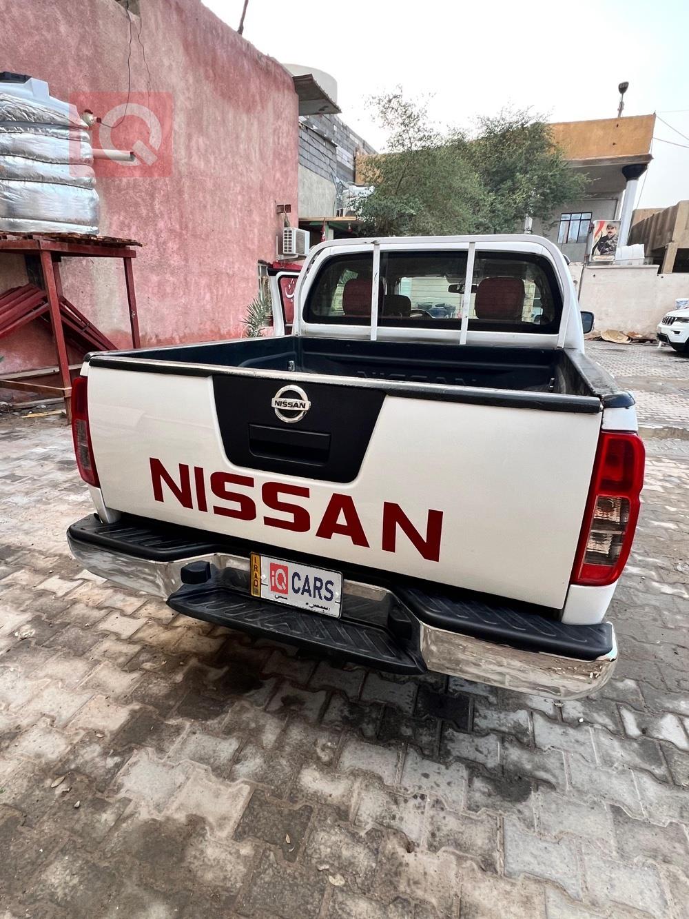 نيسان نافارا